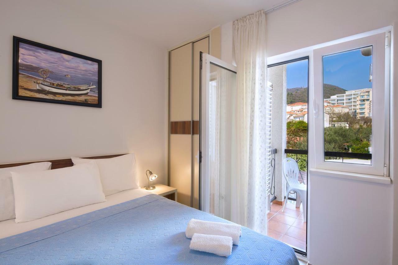 Apartment Ivanovic Family Bečići Buitenkant foto